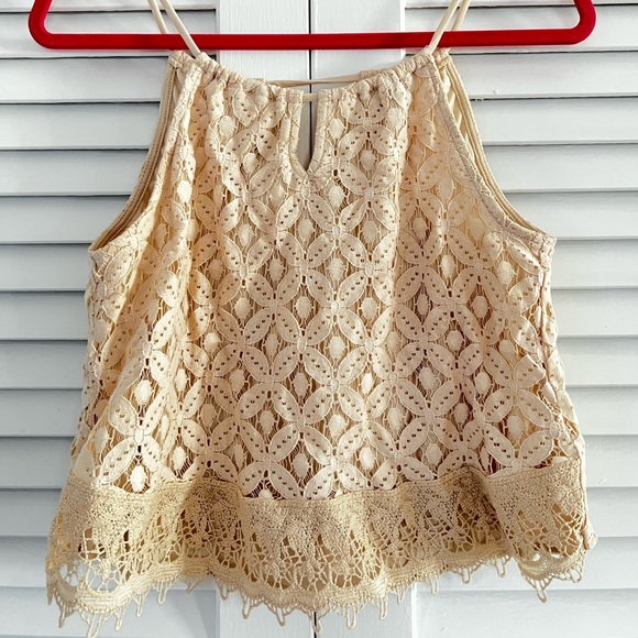 Keyhole Tank Top - Picture 2 of 6